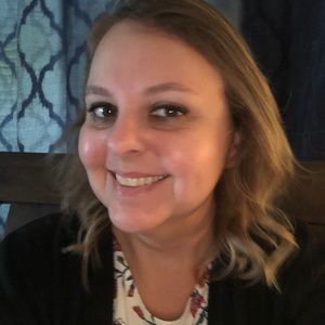 I’m an IVF Mama, a nurse, and I love to shop.